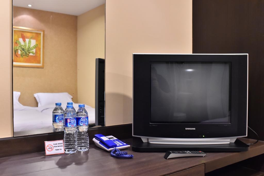 Take A Rest Hotel Бангкок Номер фото