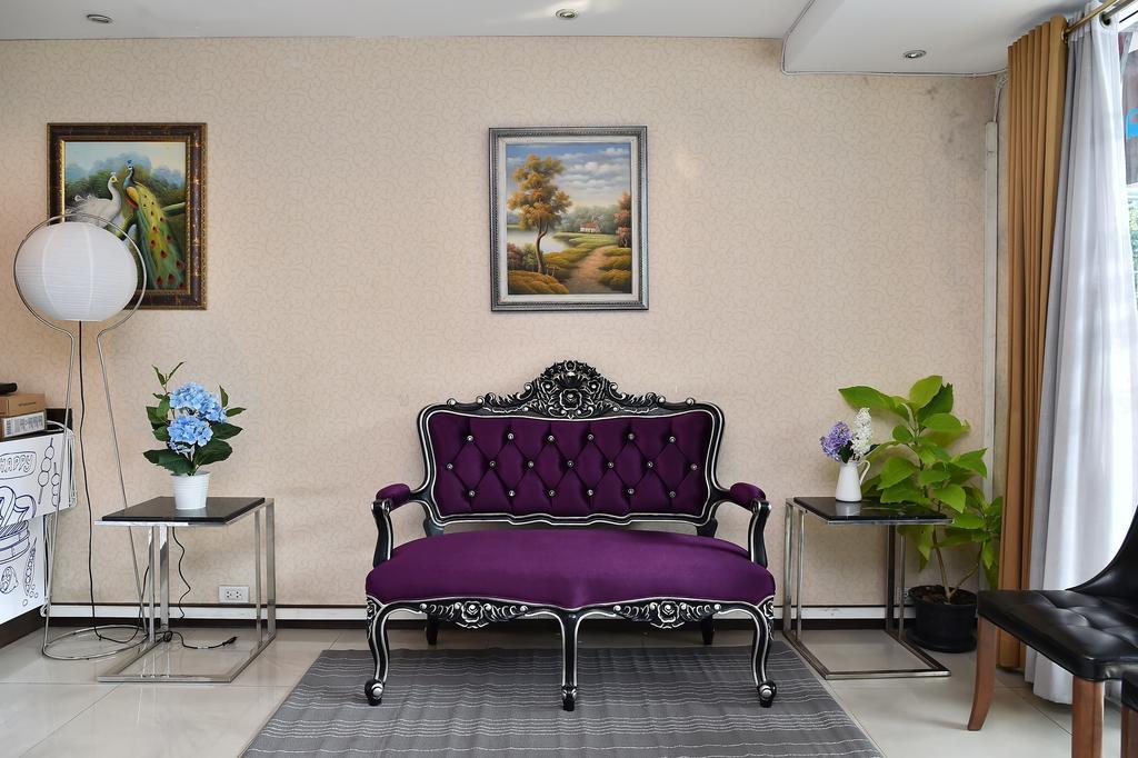 Take A Rest Hotel Бангкок Экстерьер фото